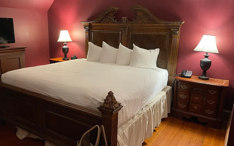 Castle Hill Resort and Spa in Proctorsville, a shuttle ride from the ski-in ski-out lodging at Okemo, Vermont