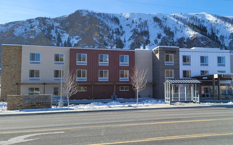The Fairfield by Marriott Inn & Suites in Hailey, Idaho, an airport hotel ten miles from the ski-in ski-out lodging people search for at Sun Valley