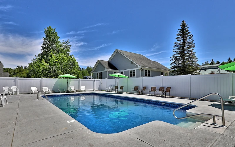 Killington Center Inn and Suites off the Access Road, condo-hotel lodging away from the ski-in ski-out lodging at Killington, Vermont