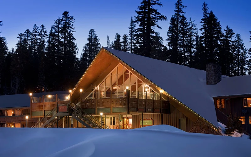 Mammoth Mountain Inn across from Main Lodge, ski-in ski-out lodging at 8,900 feet on Mammoth Mountain, California