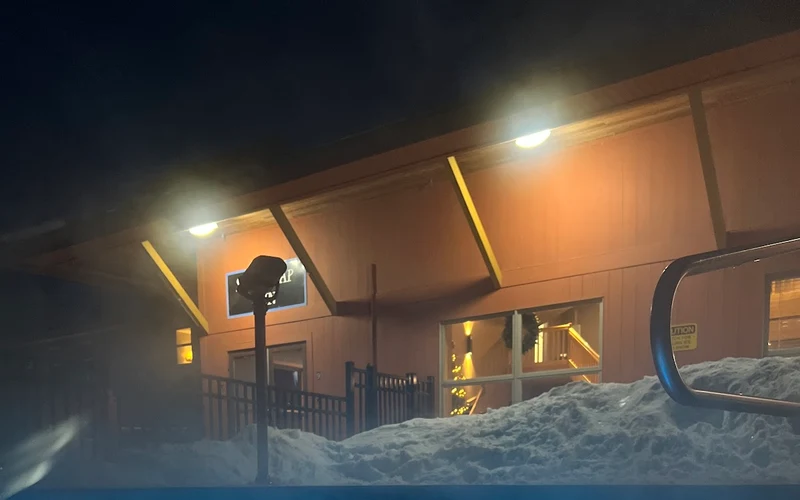 Snow Cap Inn on Snow Cap Road at Sunday River, Maine, an eight-minute walk from the White Cap lift